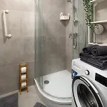 Old Cozy One Bedroom *