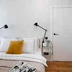 Old Cozy One Bedroom Apartment *