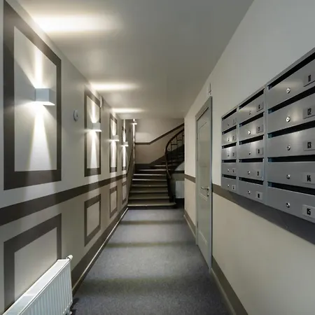 Old Cozy One Bedroom *