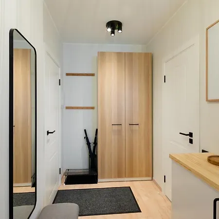 Old Cozy One Bedroom *