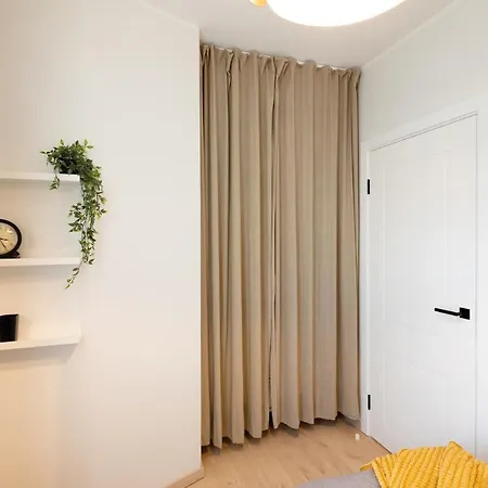 Old Cozy One Bedroom Appartement *