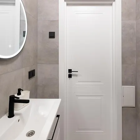 Апартаменти Old Cozy One Bedroom *