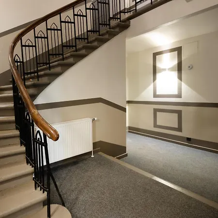 Old Cozy One Bedroom Appartement *