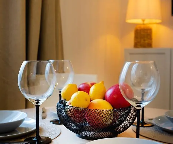 Old Cozy One Bedroom Apartment