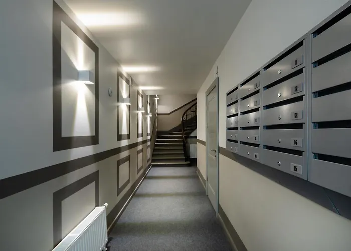 Old Cozy One Bedroom *