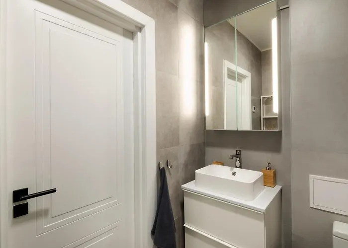 Old Cozy One Bedroom