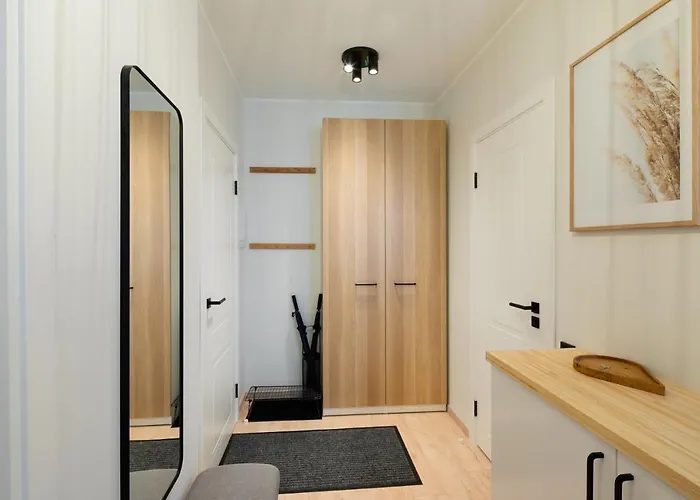 Old Cozy One Bedroom *