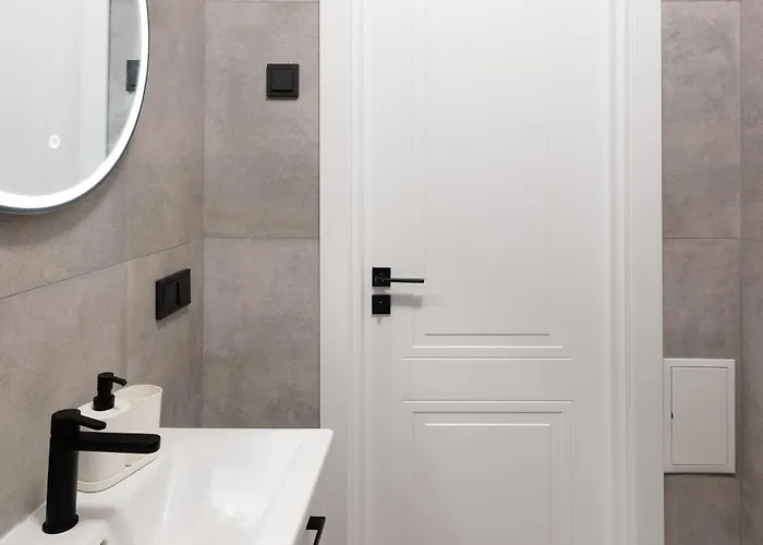 Apartment Old Cozy One Bedroom *