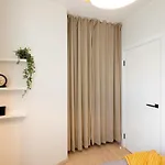Old Cozy One Bedroom Apartment *